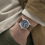Khaki Field Expedition Auto H70225540