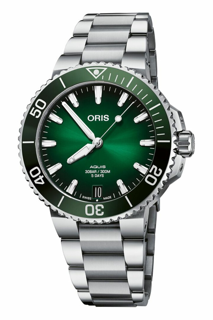 Aquis Date Calibre 400 01400776941570782209PEB