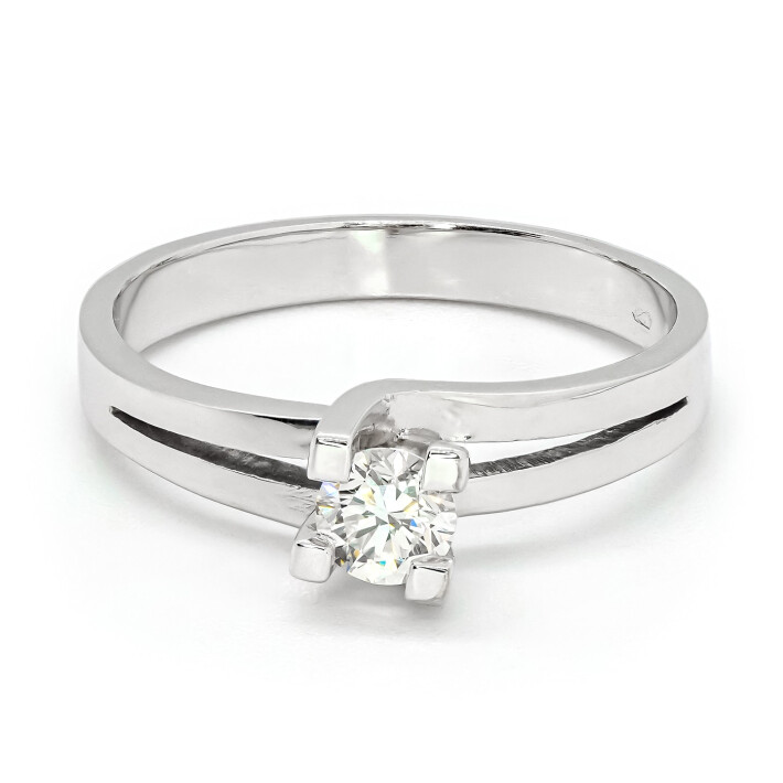 Zásnubní prsten z bílého zlata s diamantem 21ZP2600172A